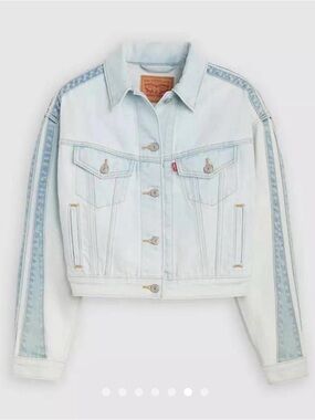 NWT Levi's 90s Trucker Jacket Denim Jacket